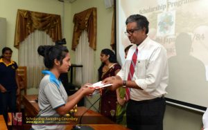 scholarship-awarding