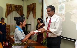 scholarship-awarding