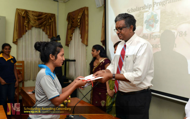 scholarship-awarding